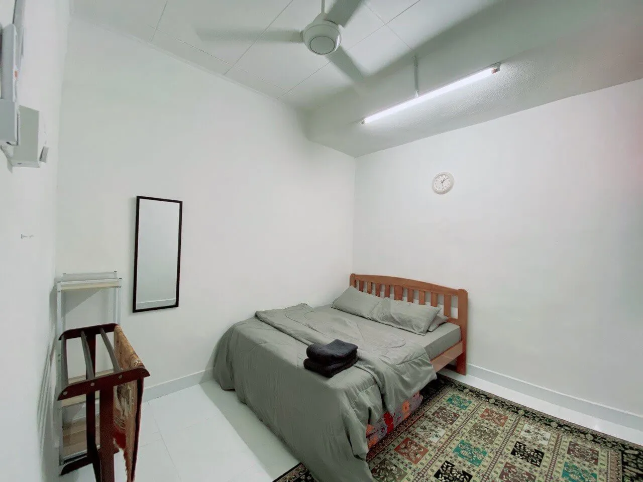 Bilik tidur kedua homestay muat 3 orang
