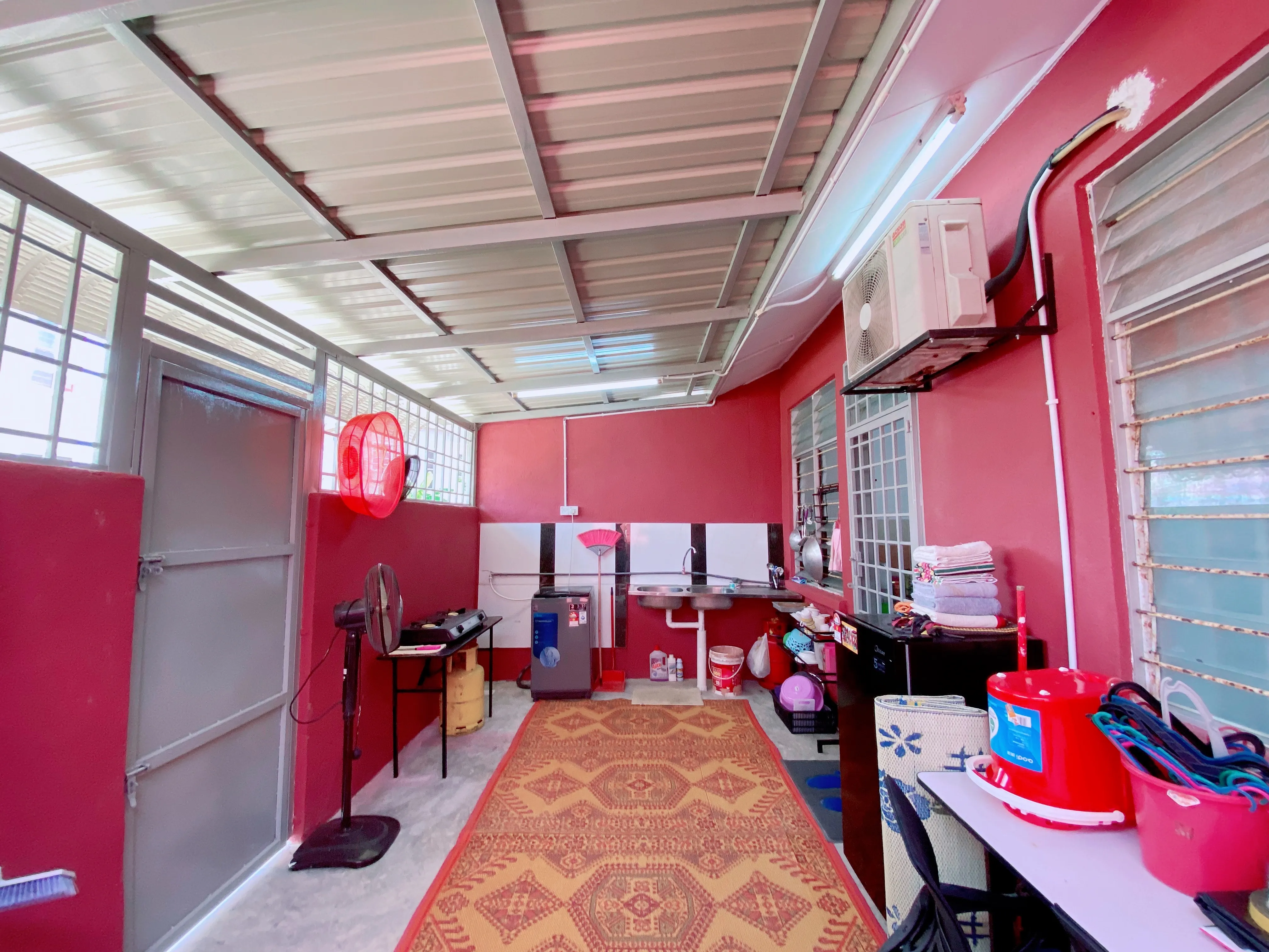Kawasan dapur kering & basah homestay