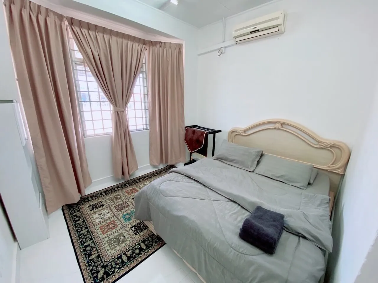 Ruang bilik utama homestay Kuala Terengganu